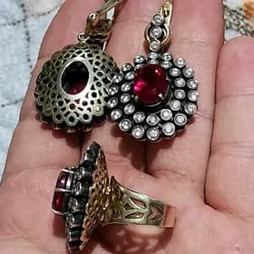 GYZYL KAMPLEKT ALYAS