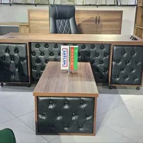 Başlyk stol.Direktorskiý stol