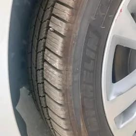 Michelin 285 45 22