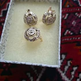 Gyzyl kamplekt