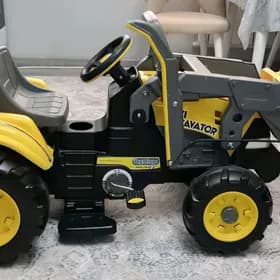 трактор traktor Peg-Perego