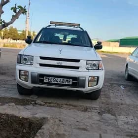 Nissan Pathfinder 2001