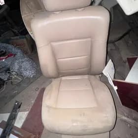 Mercedes salon