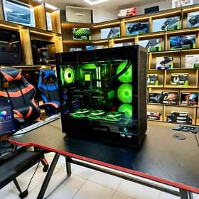 🔹ULTRA 9 / RAM 32 / RTX 5080