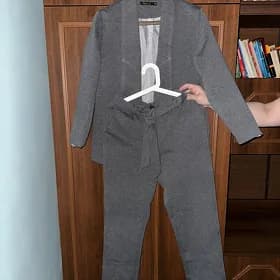 Деловой костюм