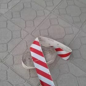 отрицательной наклейка