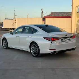 Lexus ES 350 2023