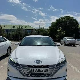 Hyundai Elantra 2022