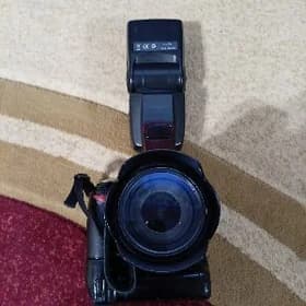 Nikon 90