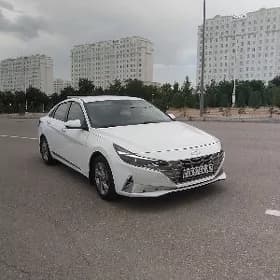 Hyundai Elantra 2022