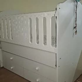 кровать