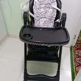 çaga iýmit stoly