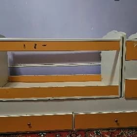 кровать
