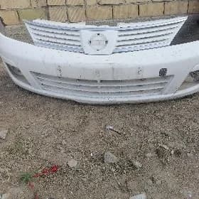 Nissan Versa bamper