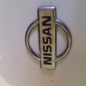 Nissan embilema