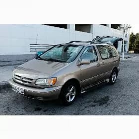 Toyota Sienna 1999
