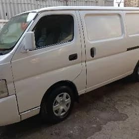 Nissan Urvan 2003