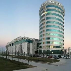 Berkarar Ofis 240m²