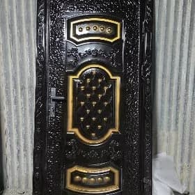 DEMIR DAŞGY GAPYLAR