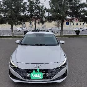 Hyundai Elantra 2022
