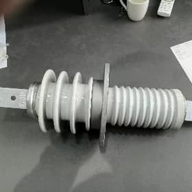 izolyator изолятор