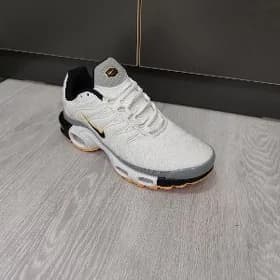 krasowka Nike Tn