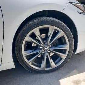Lexus diska 235 40 19 MICHELIN