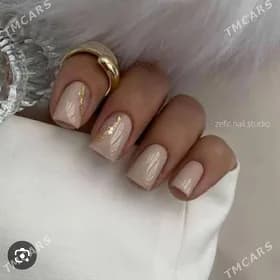 Маникюр педикюр