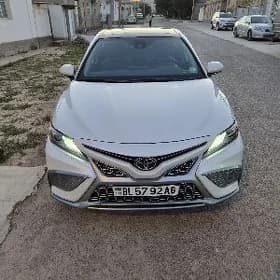 Toyota Camry 2021