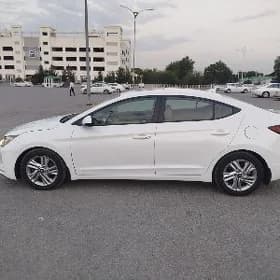 Hyundai Elantra 2020