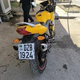 Suzuki APV 2011