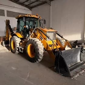 JCB 4CX ECO 2025