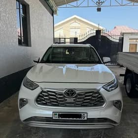 Toyota Highlander 2021