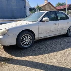 Hyundai Sonata 2000