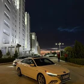 Hyundai Elantra 2021