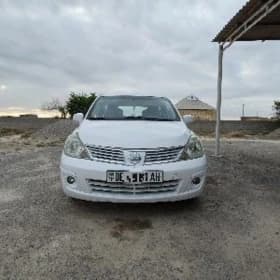 Nissan Versa 2012