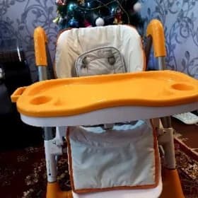 Детский стульчик для кормления