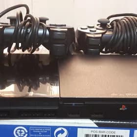 Игровая приставка Sony.