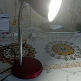 Настольная лампа