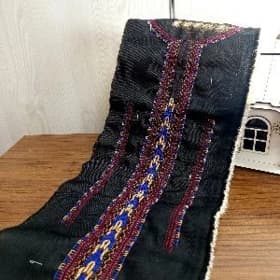 Ýakalar, el keşdeler