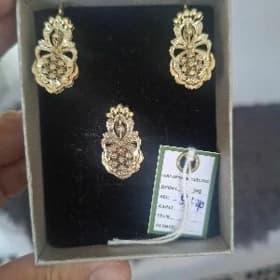 gyzyl komplekt
