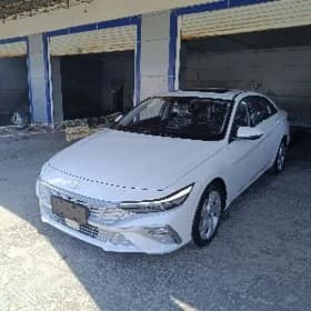 Hyundai Elantra 2025