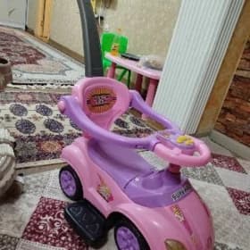 Çagalar üçin motorjyk hadinok