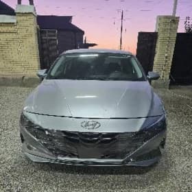 Hyundai Elantra 2022