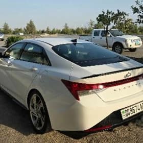 Hyundai Elantra 2023
