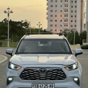 Toyota Highlander 2021