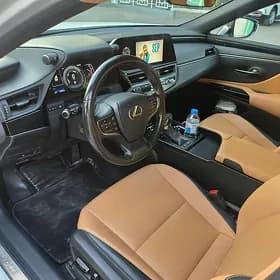 Lexus ES 300h 2023