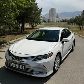 Toyota Camry 2021