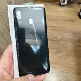Samsung A20 kryska