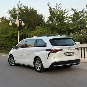 Toyota Sienna 2021